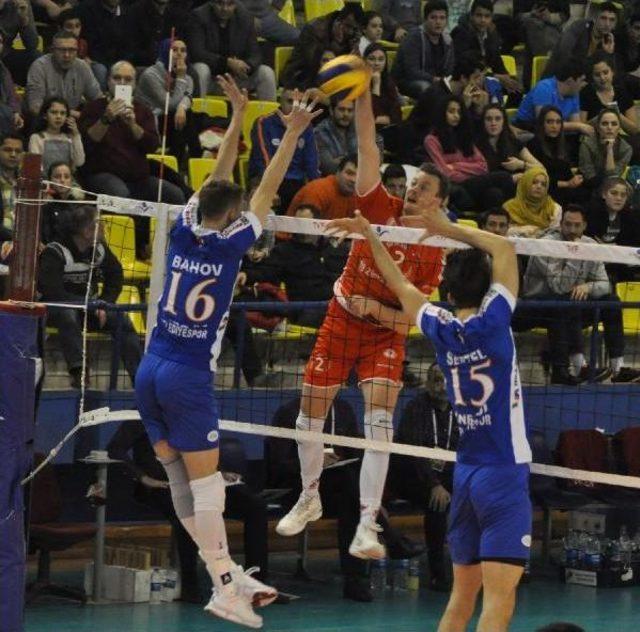 İneg&ouml;l Belediyespor-Ziraat Bankası: 3-0 2