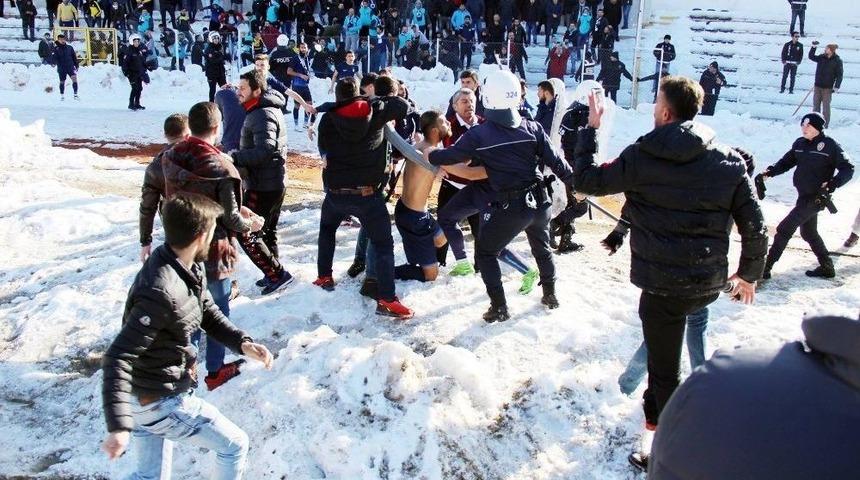 Yozgat&rsquo;ta Amat&ouml;r Lig Ma&ccedil;ında Kavga &Ccedil;ıktı