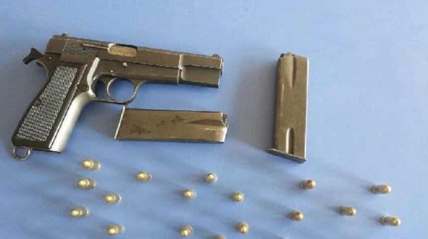 G&uuml;vercin K&uuml;mesinde 1 Kilo Esrara 3 G&ouml;zaltı