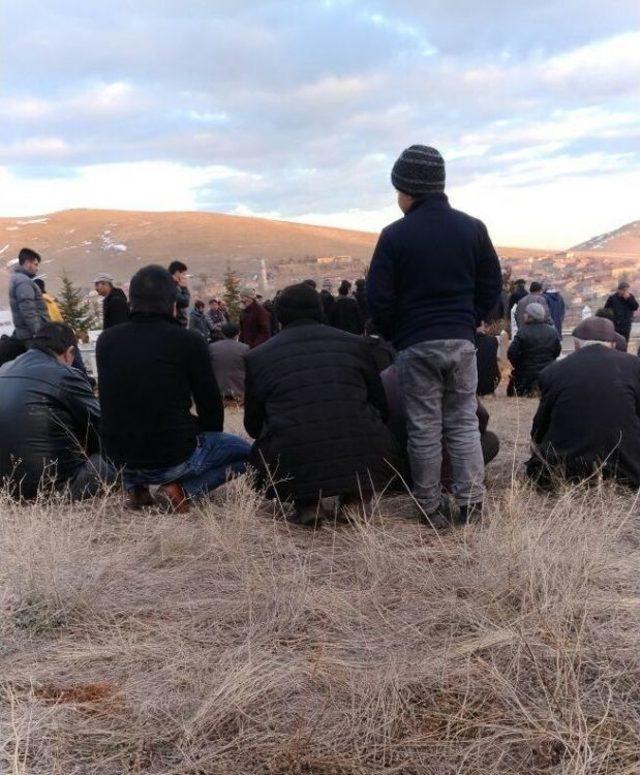 Antalya’da Aldattığı Kocası Tarafından Öldürülen Kadın Afyonkarahisar’da Toprağa Verildi