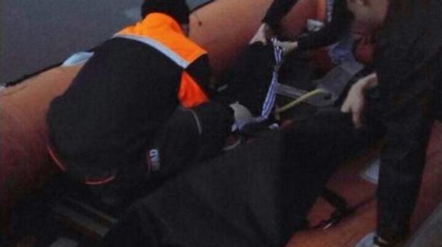 Buz Tutan G&ouml;lete D&uuml;şen &Ccedil;ocuğun Cenazesi &Ccedil;ıkarıldı