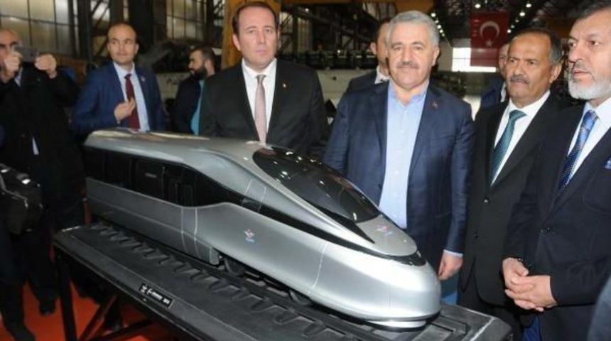 Bakan Arslan: Y&uuml;ksek Hızlı Tren'i Bizzat Kendimiz Yapacağız