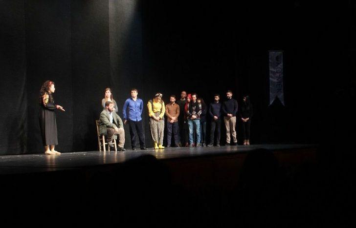 Türkiye’de İlk Kez İşitme Engellilerle Diğer Vatandaşlar Beraber Tiyatro İzledi G5