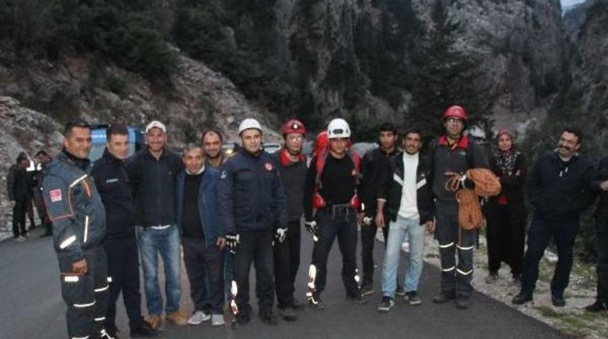 Dağda Mahsur Kalan Portakal Iş&ccedil;ileri Kurtarıldı