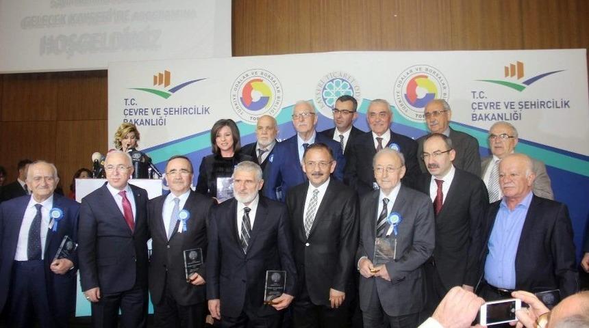&Ccedil;evre Ve Şehircilik Bakanı Mehmet &Ouml;zhaseki: