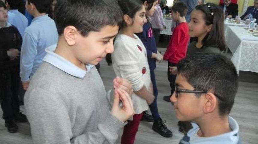 Bağımlılığa Ve Şiddete Karşı &Ouml;ğrencilere 'oyunlu Eğitim'