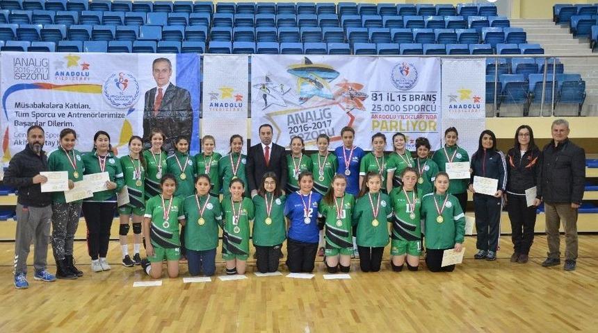 Anadolu Yıldızlar Ligi Hentbol &Ccedil;eyrek Final M&uuml;sabakaları Sona Erdi