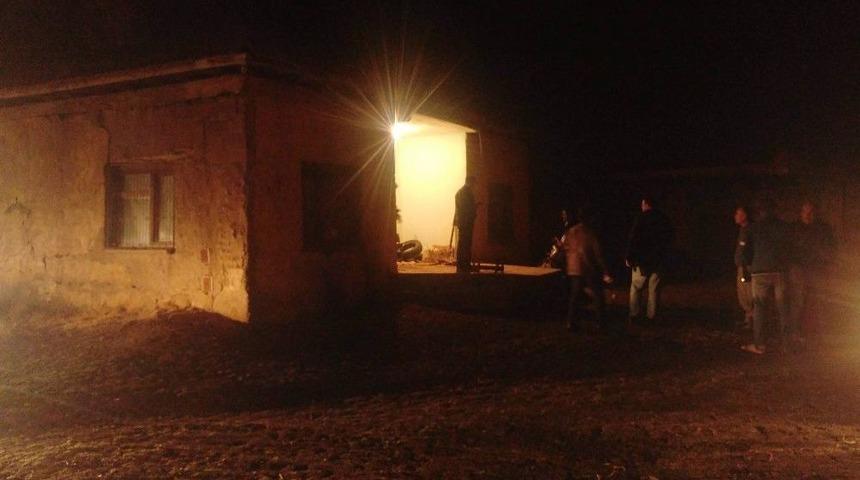 Ateş Yakma Tartışması Kanlı Bitti: 2 Yaralı