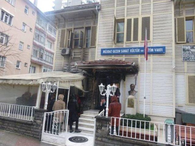 Müjdat Gezen Sanat Merkezi ne Kundaklama Iddiası (1) 3