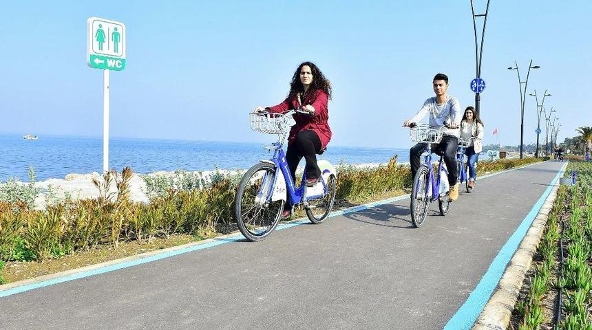 İzmir&rsquo;de Pedal Devrimi