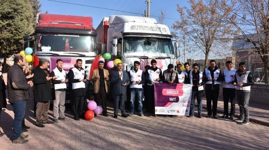 Elazığ&rsquo;dan Suriye&rsquo;ye 4 Tır Yardım