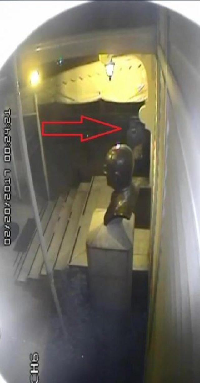 M&uuml;jdat Gezen Sanat Merkezi ndeki Kundaklama Anı Kamerada  (1) 2