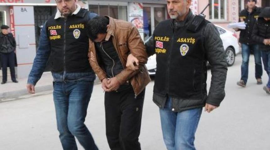 Eskişehir'de G&uuml;vercin Hırsızları Yakalandı