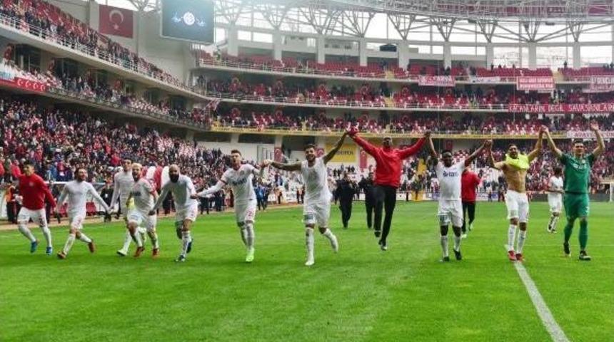 Antalyaspor Asbaşkanı Bora Terzioğlu: "kenetlendik"