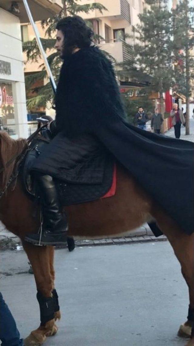 Jon Snow Atıyla Eskişehir Sokaklarını Gezdi