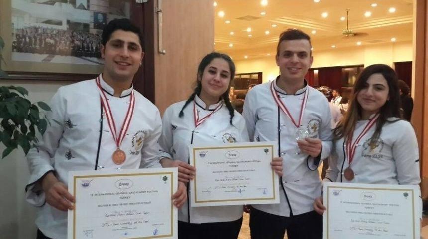 Harran &Uuml;niversitesi Aş&ccedil;ıları Başarılarına Bir Yenisini Ekledi