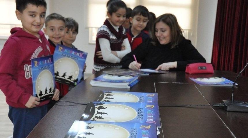 &Ccedil;ocuklar Yazarlarla Buluşmaya Devam Ediyor