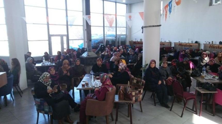 Ak Partili Kadınlar &Ccedil;ayda Buluştu