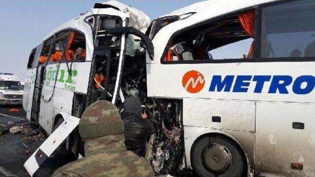 Iğdır'da Yolcu Otobüsleri Çarpıştı: 7 Ölü (3)