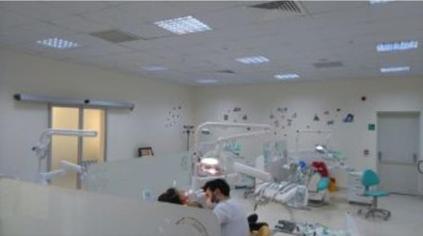 Be&uuml;&rsquo;de &Ccedil;ocuk Hastalara Sedasyonla Diş Tedavisi