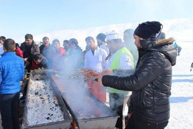 Muş’Taki Kar Festivalinde Gençler Eğlenceye Doydu