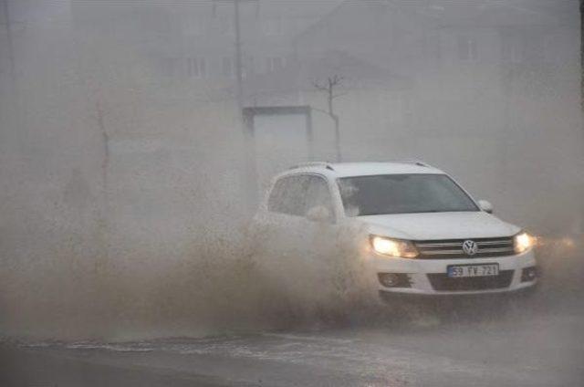 &Ccedil;orlu&rsquo;Da Sis Nedeniyle Eğitim U&ccedil;uşları Iptal Edildi 2