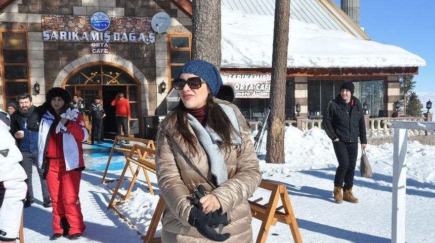 Sanat&ccedil;ı Zara, Sarıkamış&rsquo;a Hayran Kaldı