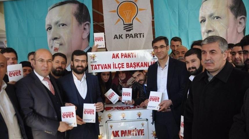 Tatvan&rsquo;da &lsquo;anayasa Değişikliği Ve Halk Oylaması&rsquo; Toplantısı