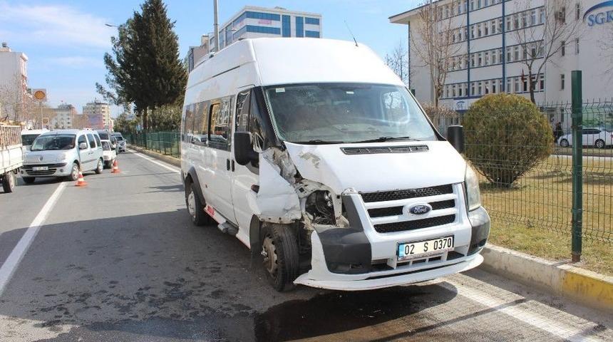 Adıyaman&rsquo;da Zincirleme Trafik Kazası: 1 Yaralı