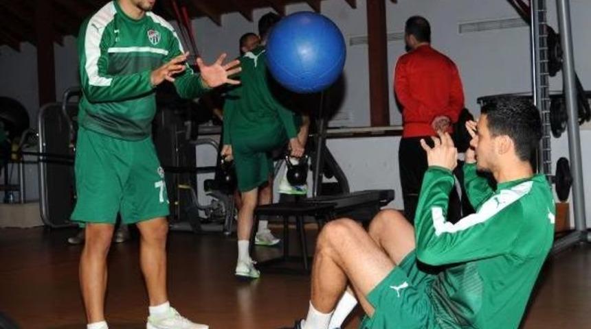 Bursaspor Salonda &Ccedil;alıştı