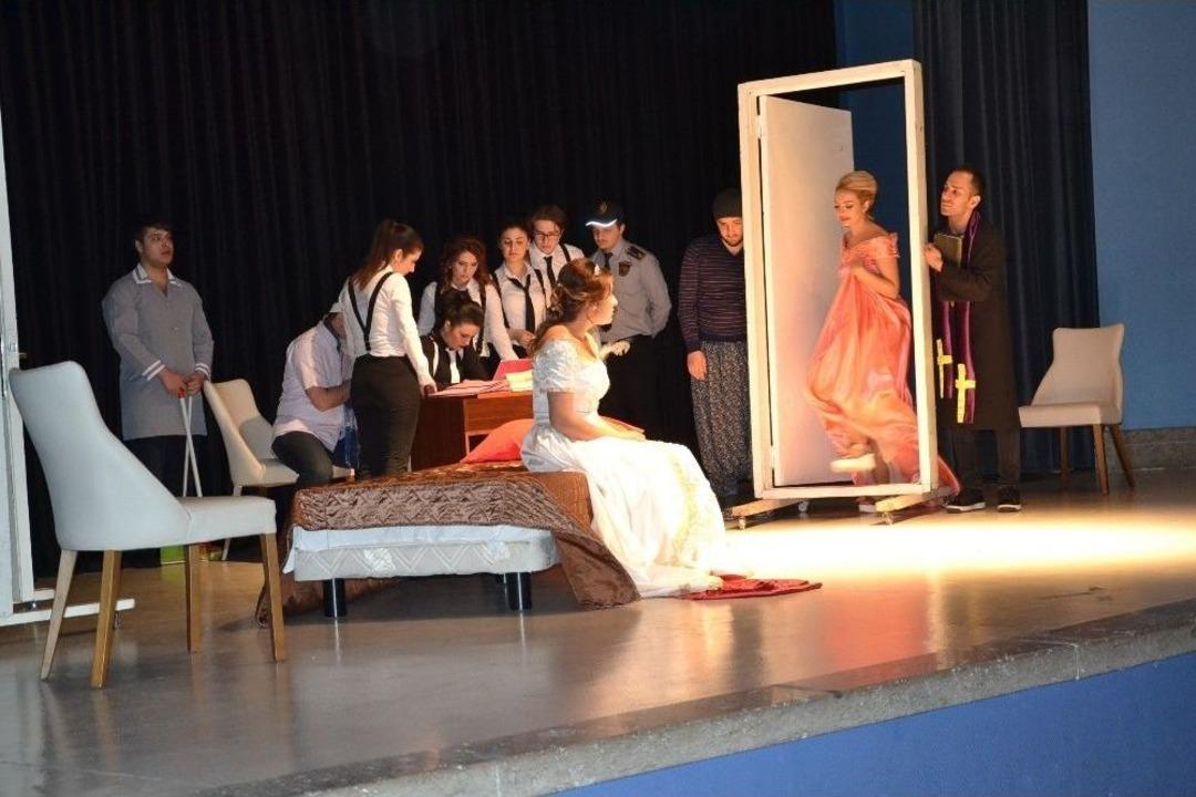 Uedaş Kimsesiz &Ccedil;ocuklar İ&ccedil;in Sahne Aldı