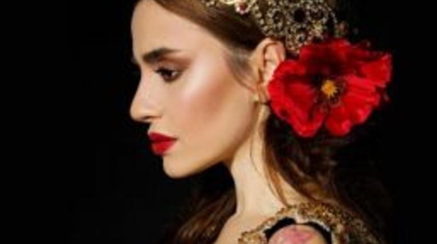 Ceylan Ertem, İstanbul'daki Hayranlarıyla Buluşuyor