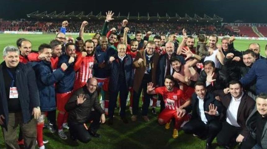 Balıkesirspor'dan Tarihi Zafer