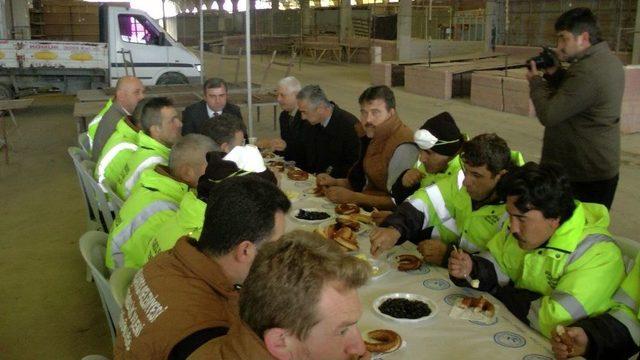 Başkan Yemenici, İşçilerle Kahvaltı Yaptı 1