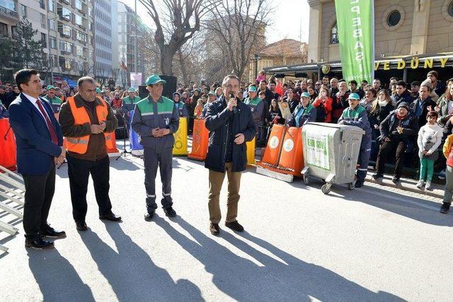 Eskişehir Sokaklarında Eko-şov Ritim Grubundan Müzik Şöleni