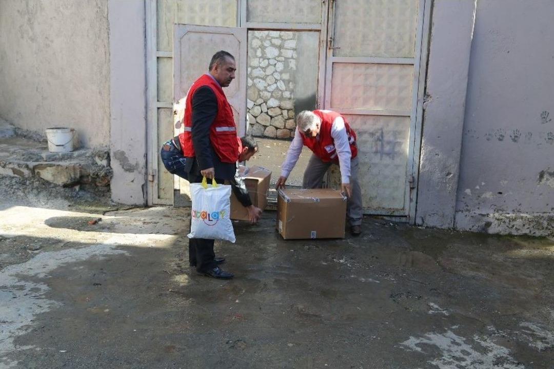 T&uuml;rk Kızılayından Suriyelilere Yardım