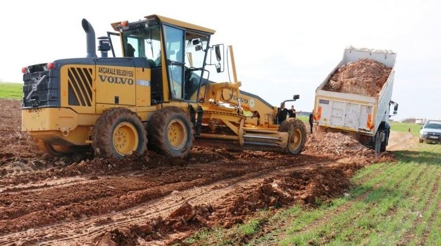 Ak&ccedil;akale&rsquo;de Yol &Ccedil;alışmaları S&uuml;r&uuml;yor