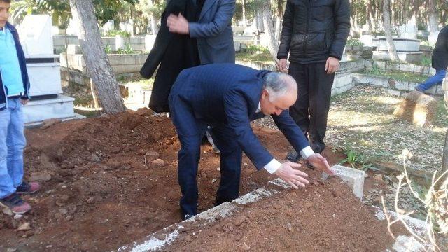 İndiği Servis Minibüsünün Altında Kalan Öğrenci Hayatını Kaybetti