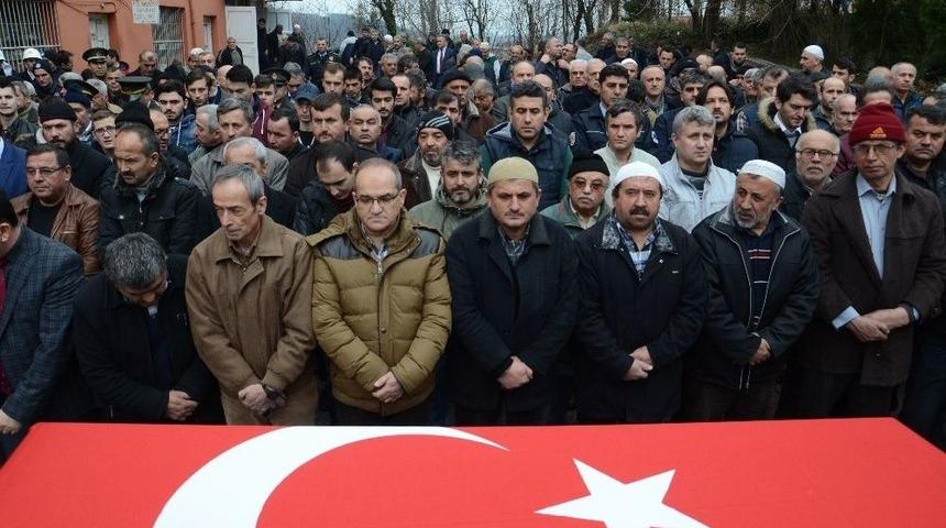 84 G&uuml;nd&uuml;r Yaşam M&uuml;cadelesi Veren Polis Memuru Son Yolculuğuna Uğurlandı