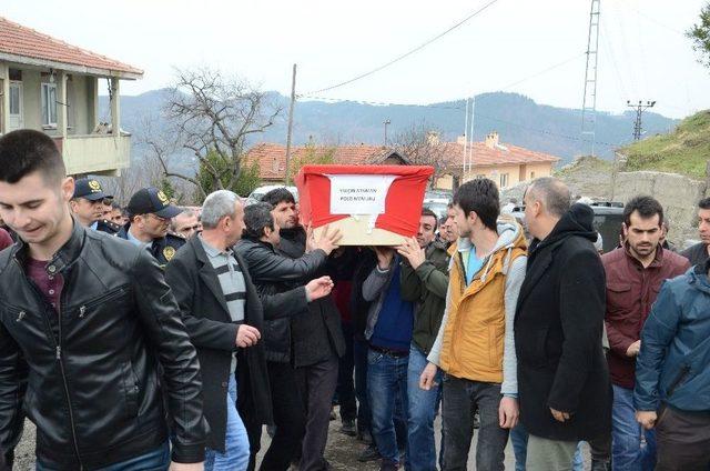 84 Gündür Yaşam Mücadelesi Veren Polis Memuru Son Yolculuğuna Uğurlandı