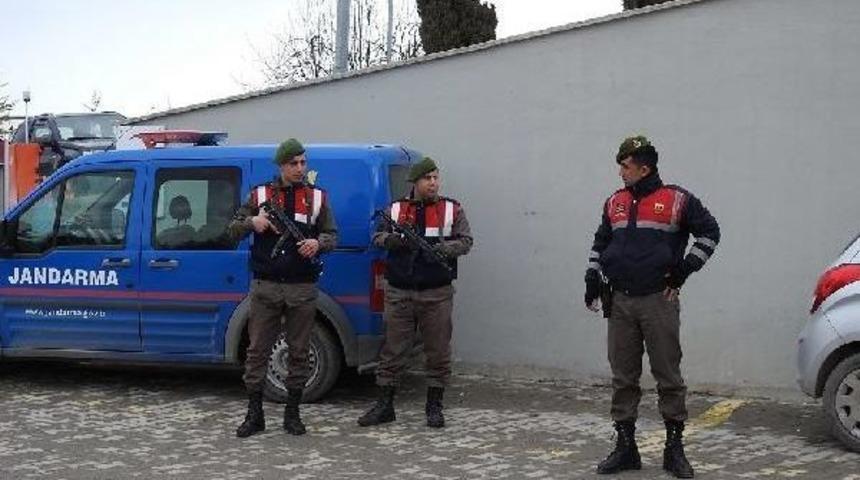 Babayı &Ouml;ld&uuml;r&uuml;p Oğlunu Yaralayan 7 Kişi Tutuklandı