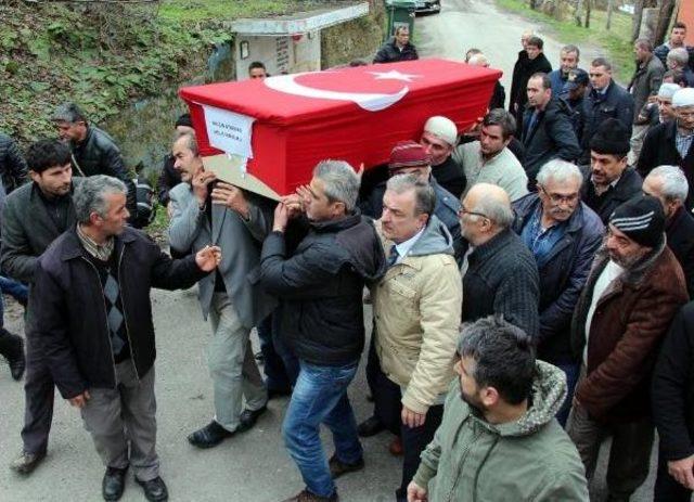 Trafik Kazasında Ölen Polis Toprağa Verildi