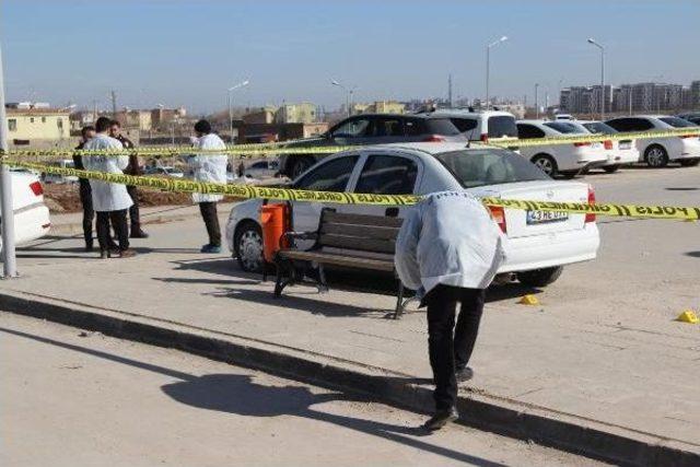 Diyarbakır'da Acil Servisi Önünde Çatışma: 1 Ölü, 1'i Polis 3 Yaralı