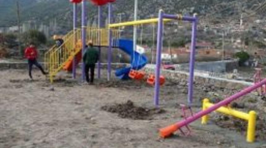 3 Köye Çocuk Parkı Kuruldu