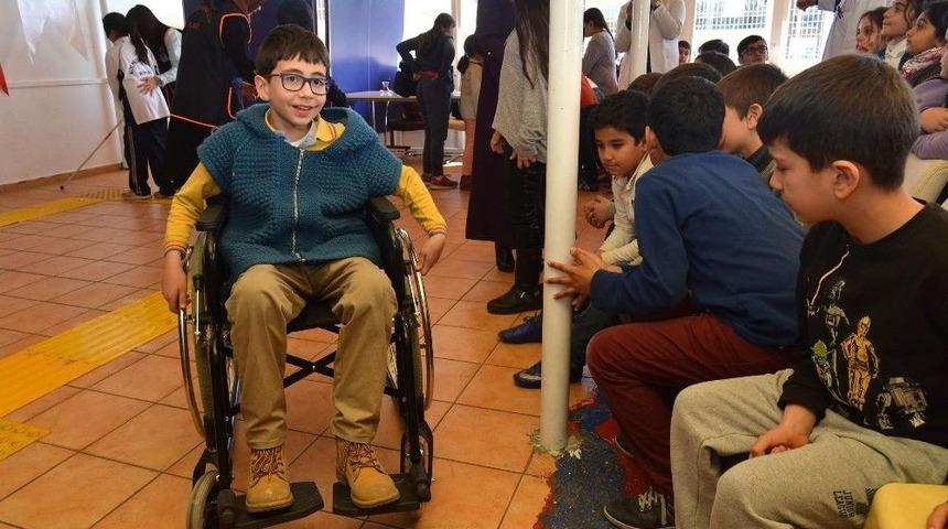 Mersin&rsquo;de &rsquo;engelleri Empati İle Aşalım&rsquo; Etkinliği