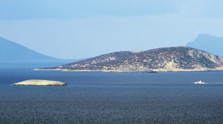 T&uuml;rk Askeri Kardak Kayalıklarından Ayrılmıyor