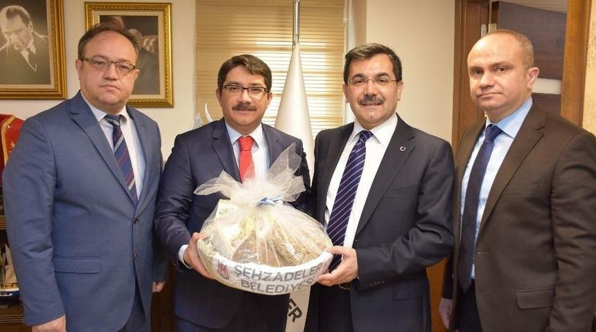 Şehzadeler Belediyesi Salih Koca&rsquo;yı Ağırladı