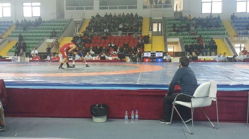 Muşlu G&uuml;reş&ccedil;i T&uuml;rkiye &Uuml;&ccedil;&uuml;nc&uuml;s&uuml; Oldu