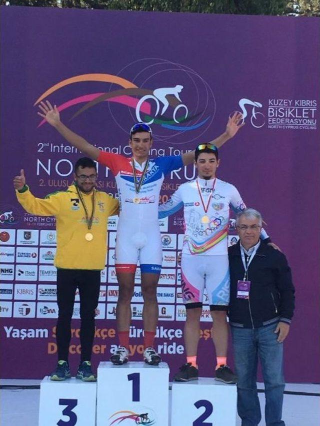 Sakarya B&uuml;y&uuml;kşehir Bisiklet Takımından Kıbrıs&rsquo;ta &Ccedil;ifte Birincilik 1