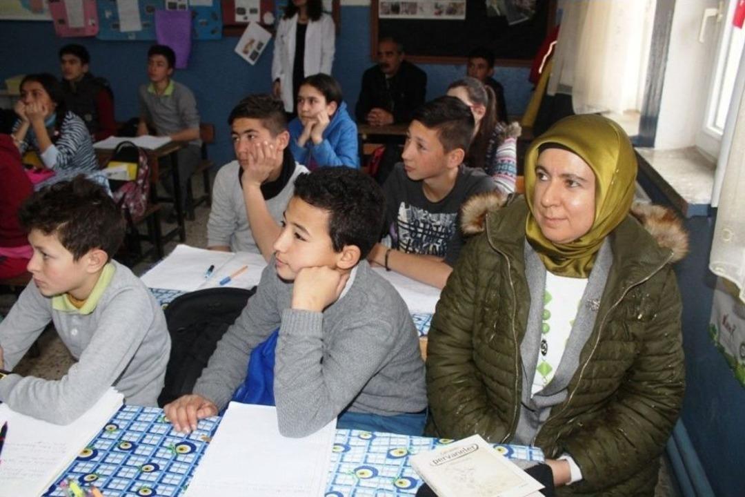 Kitaplara Kanat Taktılar